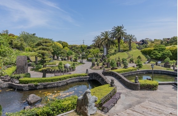 제주도 민간정원 1호 생각하는 정원이  국내 민간정원 최초로 국제식물원보존연맹(BGCI)의 글로벌 데이터베이스 ‘가든서치(GardenSearch)’에 등재됐다. 생각하는 정원 제공