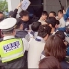 현대차 울산공장서 금속노조-보안요원 ‘실랑이’… “원청교섭 촉구”