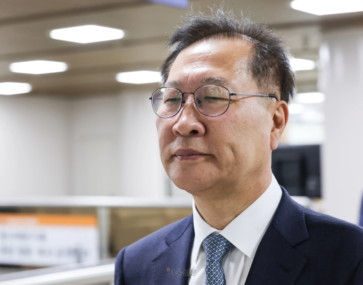 박성재 전 법무부 장관이 지난 20일 서울 서초구 서울중앙지방법원에서 열린 내란중요임무종사 등 혐의 사건 공판에 출석하고 있다.  이지훈 기자