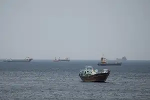 이란군 “호르무즈서 선박 3척 나포”