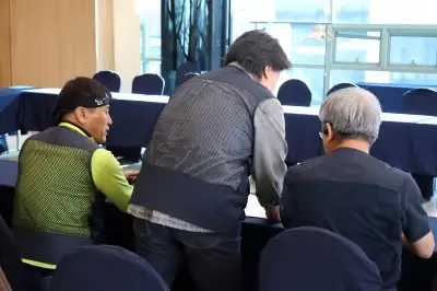 화물연대, 참사 이틀 만에 BGF 측과 대화… 노동 입법은 표류