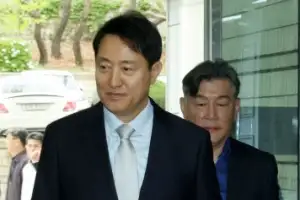 [포토] 오세훈 시장, 명태균 여론조사 의혹 공판 출석