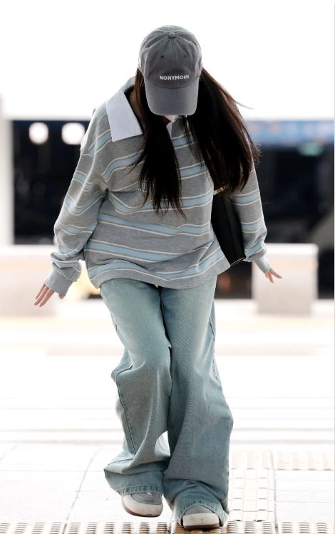 인사하는 블랙핑크 지수