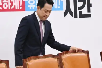 국힘 지지율 15% “창당 이래 최저치”…李대통령 69% 또 “역대 최고”