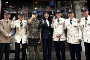 thumbnail - 참전용사 ‘무료 국밥’ 사장님 “어르신 모시고 비행 계획 중…기대해 달라”