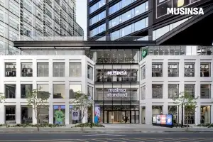 백화점 안 부러운 성수동 랜드마크…무신사 ‘메가스토어 성수’ 열어