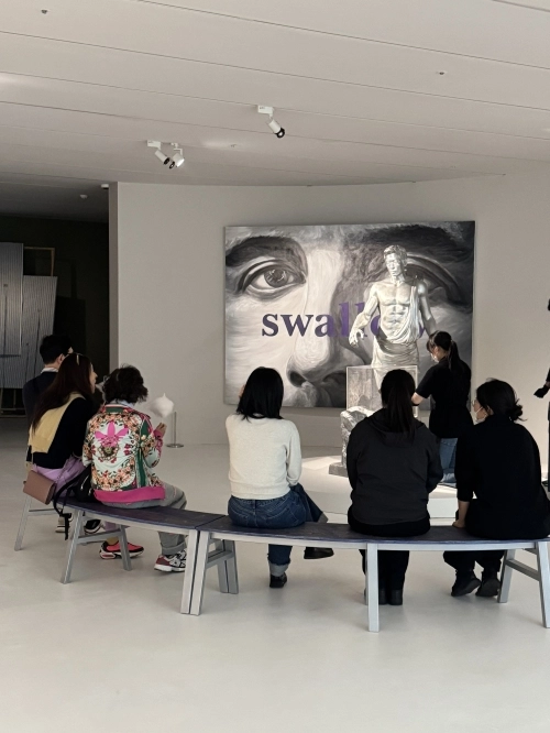 서울 종로구 세화미술관에서 ‘솜사탕 퍼포먼스’ 전시가 열리고 있는 모습. 세화미술관 제공