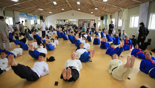 국선도 회원들의 수련 모습. 대한민국국선도협회 제공