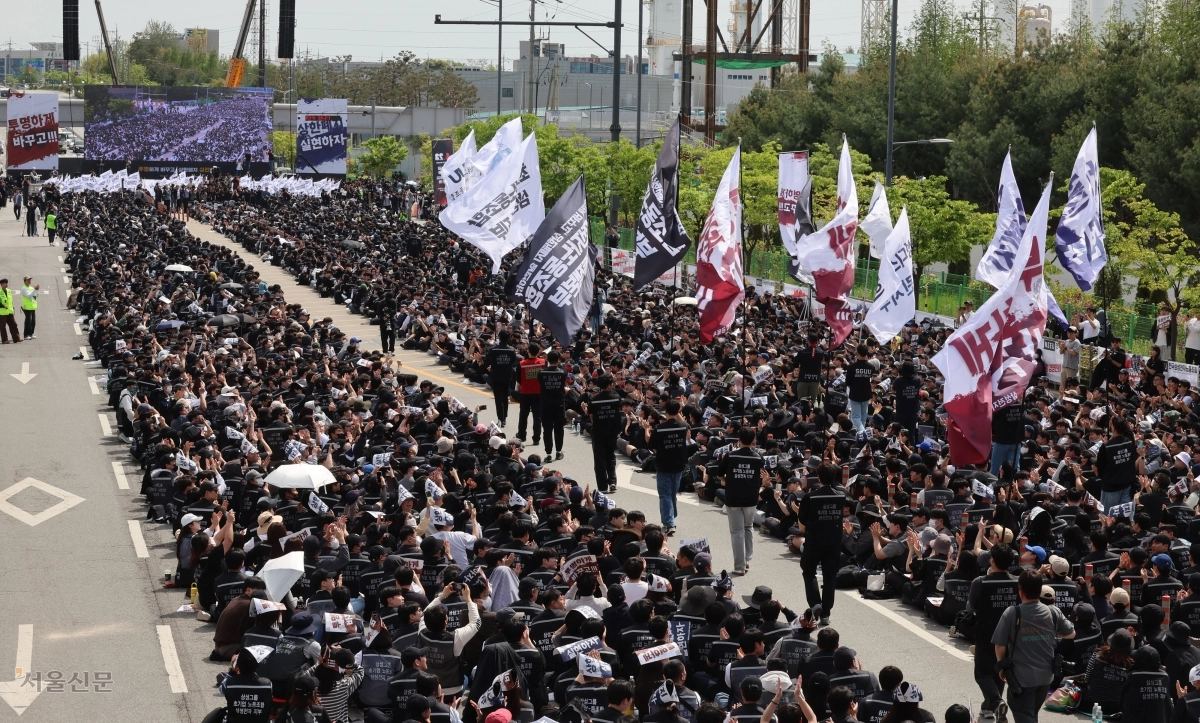 “성과급 안 주면 파업”… 깜짝 성장 잔칫날, 거리로 나온 삼성노조