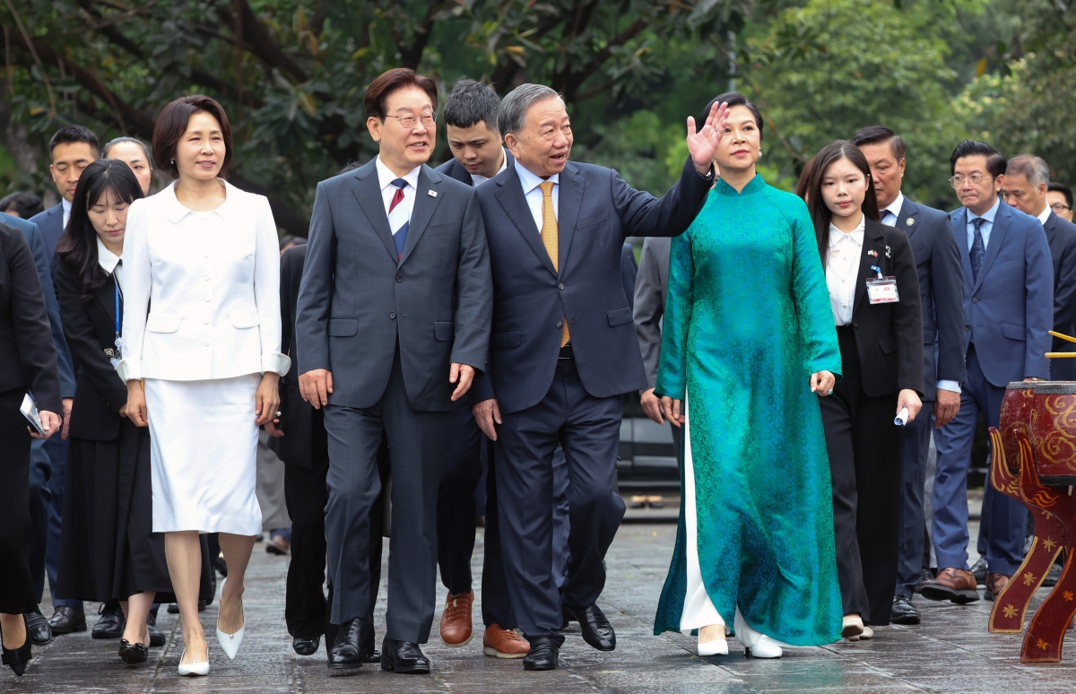 한-베트남 정상 부부, 탕롱 황성 방문