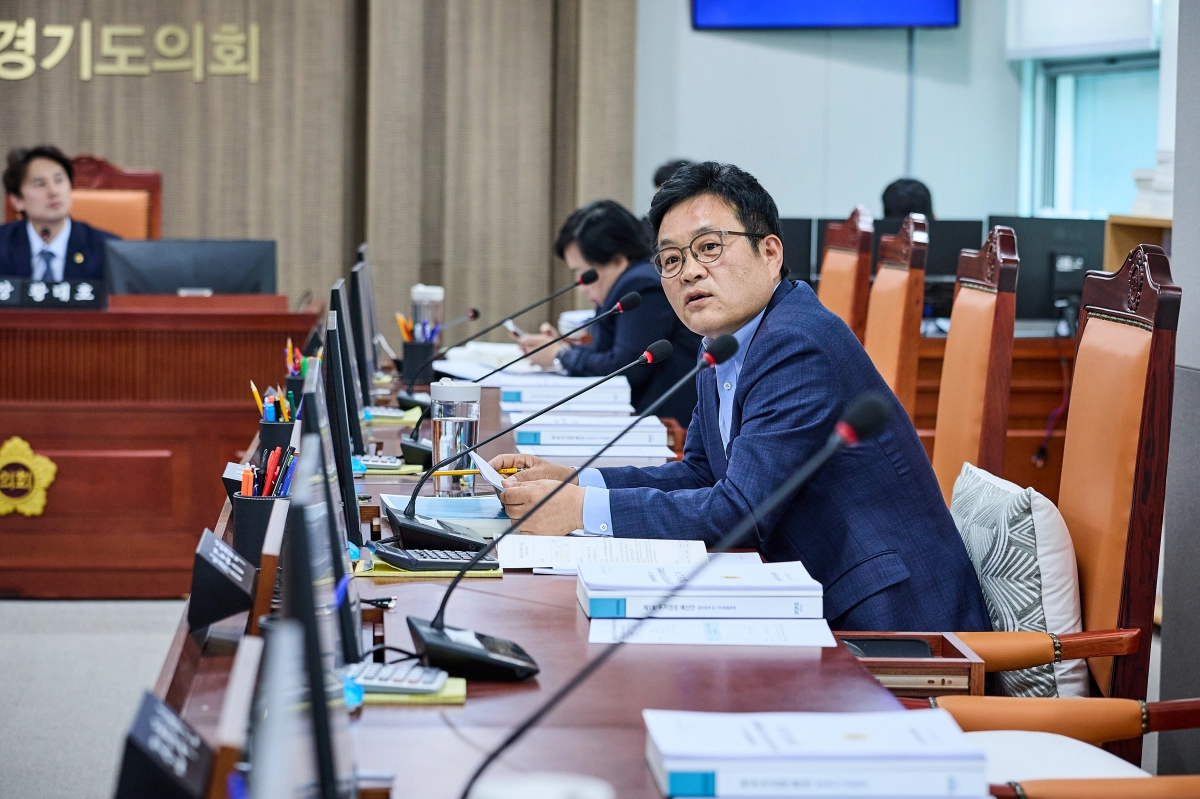 이학수 의원이 24일 2026년도 경기도 제1회 추가경정예산안 심사에서 문화체육관광국 상대로 질의하고 있다.(사진=경기도의회)