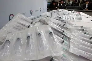 주사기 13만개 안 팔고 쌓아뒀다…‘매점매석’ 32곳 덜미