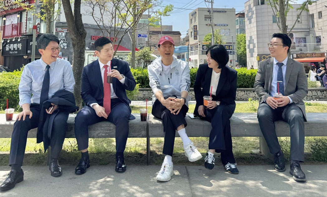 오세훈 국힘 서울시장 후보, 청년 정치인들과 티타임