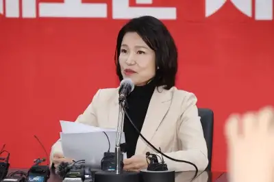 이진숙 “무소속 고민했지만 불출마…국민의힘 후보 도와 민주당 막겠다”