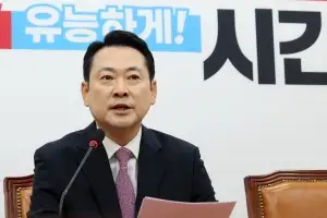 조갑제 “장동혁은 ‘민주당 도우미’…정치판서 제명해야”