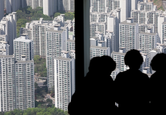 서울 아파트 전세난 ‘삼중고’…‘공급보다 수요’ 2021년 6월 이후 최고