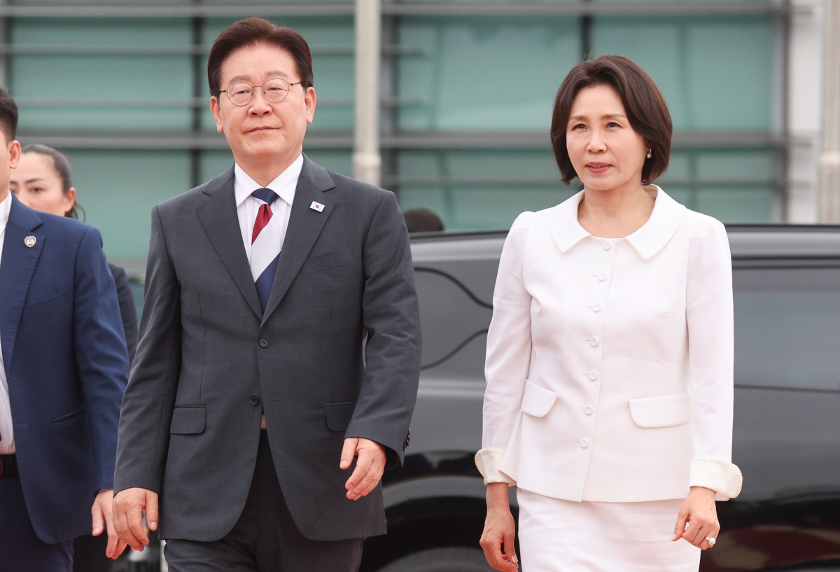 인도·베트남 국빈 방문 마친 이재명 대통령 부부