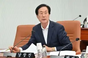 남창진 서울시의원 “88올림픽 때 만든 오륜초 화장실,  아이들 안전 위협... 재 지적으로 용역비 편성”