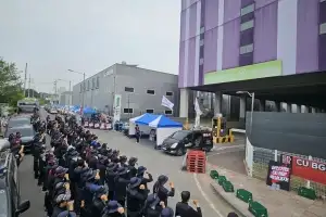 “완전 타결까지 투쟁” 화물연대, CU 진천허브센터에 분향소 설치