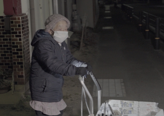 30년 넘게 매일 새벽 신문 배달에 나선 일본 여성이 ‘세계 최고령 여성 신문 배달원’ 기네스 세계기록을 새로 썼다. 기네스 월드레코드 제공