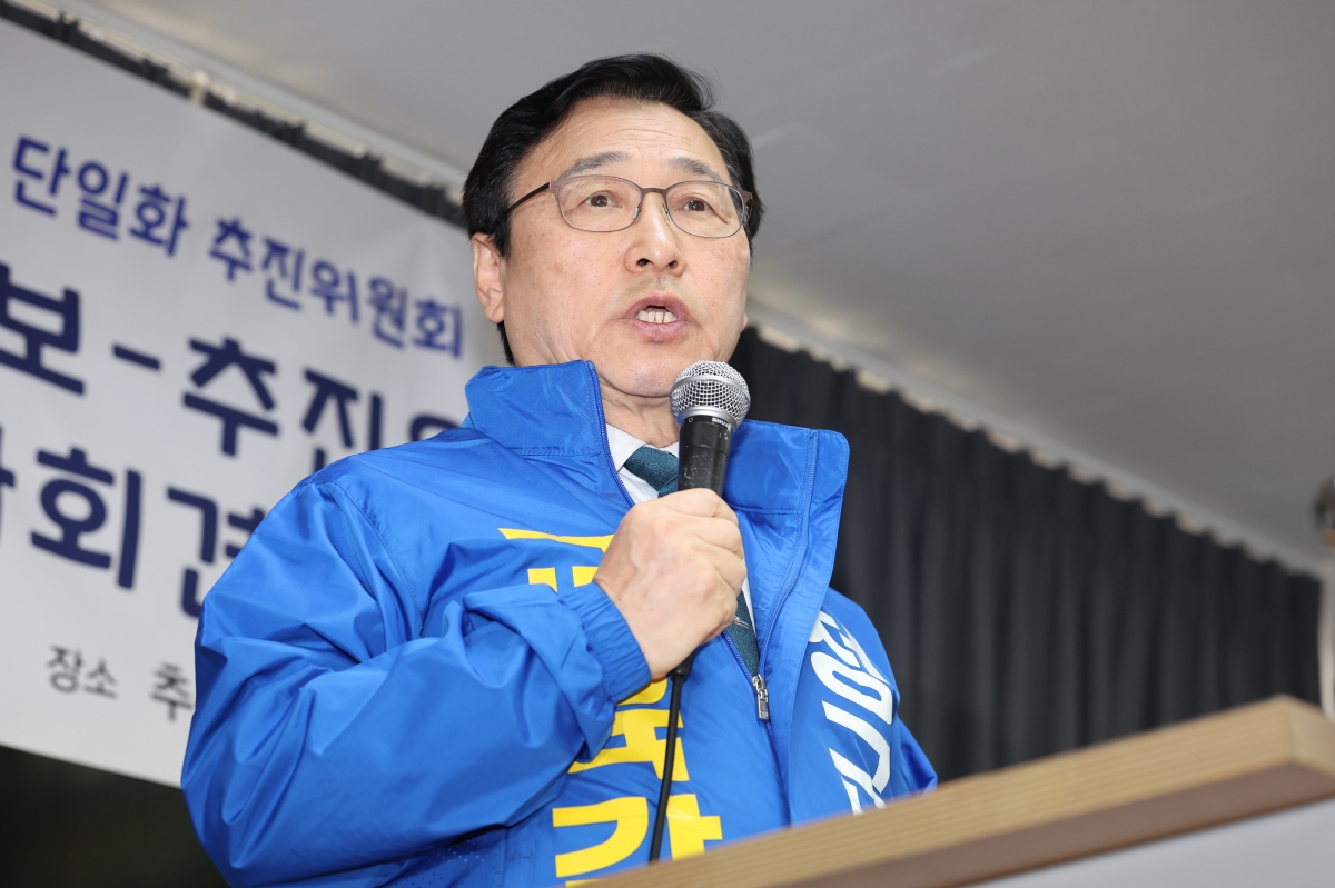발언하는 정근식 서울시교육감 후보