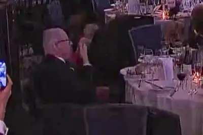 샐러드 즐기고, 포도주 챙기고… 아수라장 속 ‘강심장’