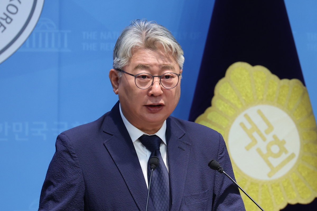 조응천 전 의원이 28일 국회 소통관에서 경기지사 출마 기자회견을 하고 있다. 연합뉴스