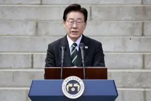 “나에겐 13척의 배가”…이순신 받잡는 李 대통령 “국난 극복 소명”