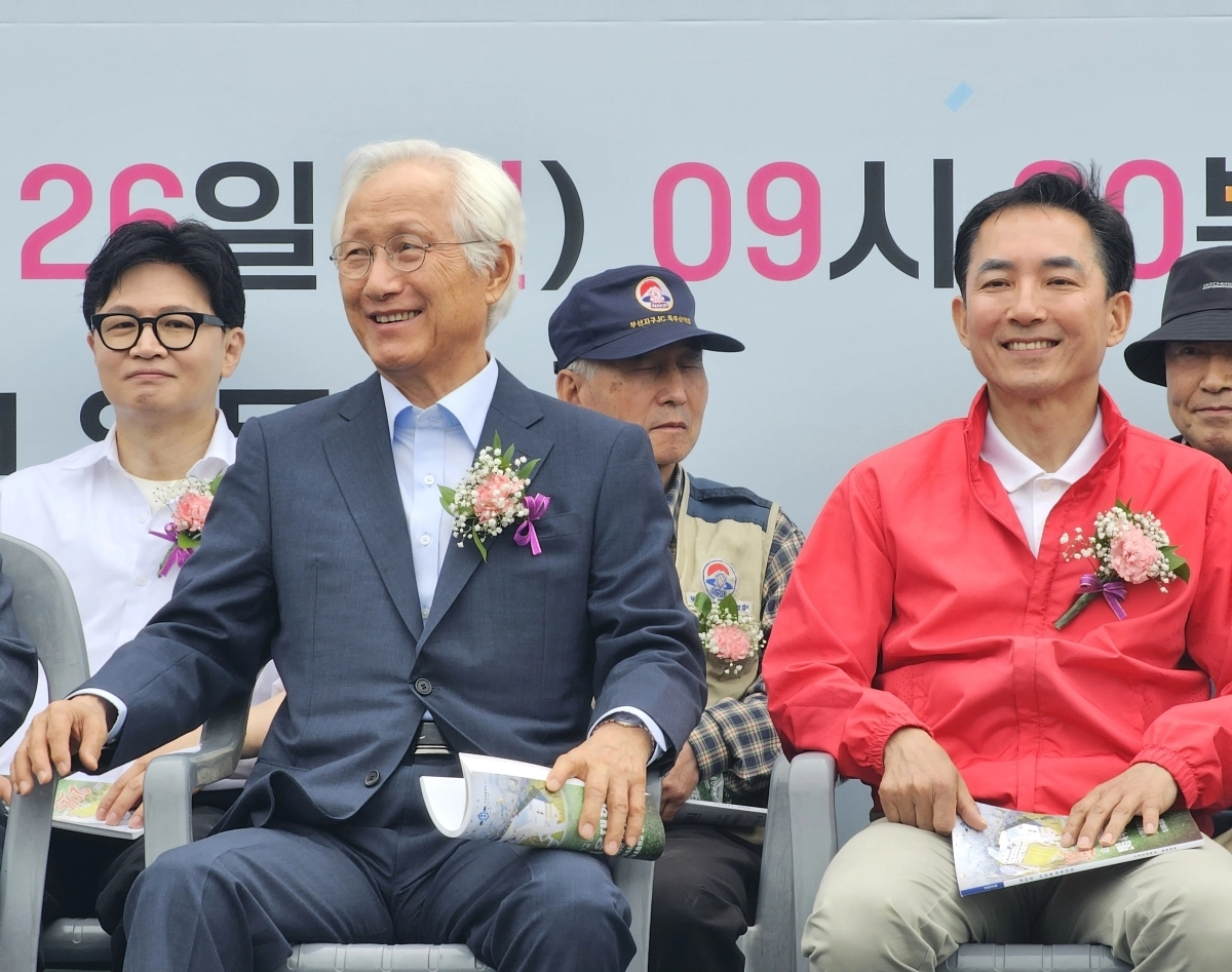 부산 구포초 찾은 박민식·한동훈, 나란히 ‘지역 발전’ 호소
