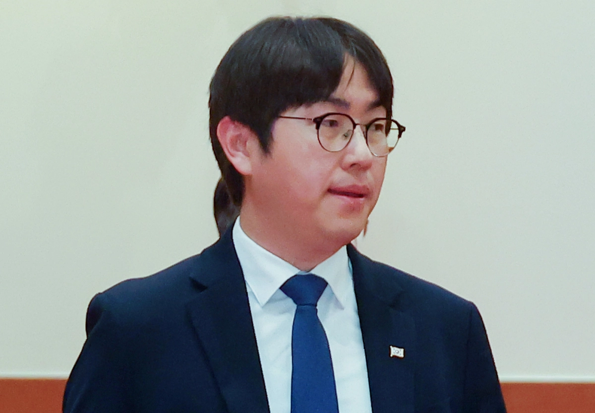 접견실 들어서는 하정우 수석