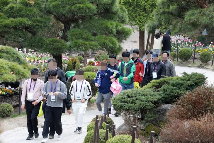 지난해 4월 강원도 춘천시 남이섬에서 진행된 발달장애인 걷기대회의 모습. 강남구 제공