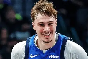 NBA 신인왕 플래그… 美 백인 로망 이뤘다