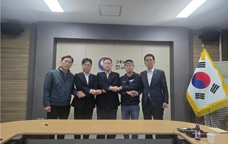 화물연대와 BGF로지스가 29일 오전 5시 단체협상에 잠정 합의했다. 2026.4.29. 화물연대 제공