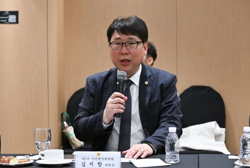 발언하는 김지향 위원장. 서울시의회 제공