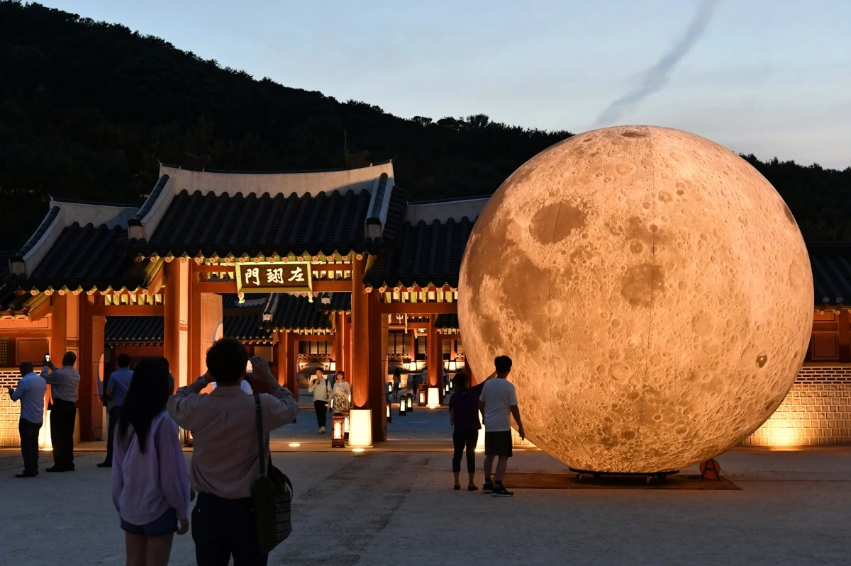 화성행궁 야간 개장(수원시 제공)