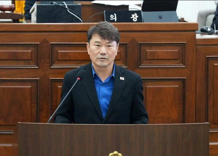 29일 제348회 하남시의회 임시회 제1차 본회의에서 최훈종 의원이 5분 자유발언을 통해 민선 8기 하남시정의 전시 행정을 비판하고 민생 중심의 재정 운영과 균형 발전을 촉구하고 있다. 최훈종 의원실 제공