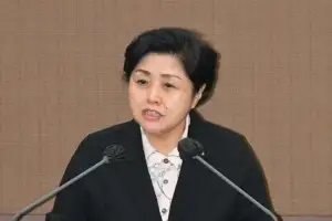 김영옥 서울시의원 “교육청 정치적 중립 훼손… 예비후보와 학교 방문 부적절”