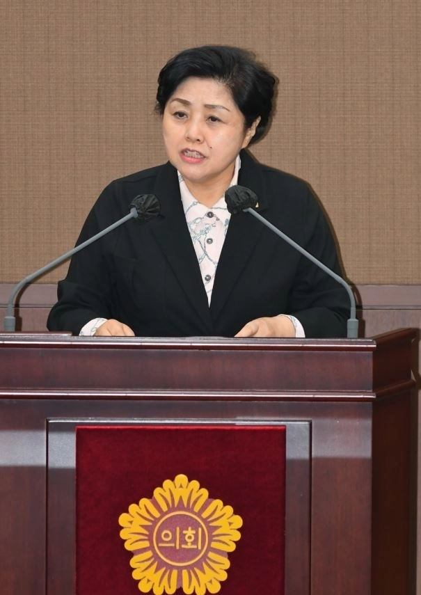 지난 28일 열린 제335회 임시회 제2차 본회의 5분 자유발언을 하는 김영옥 위원장. 서울시의회 제공