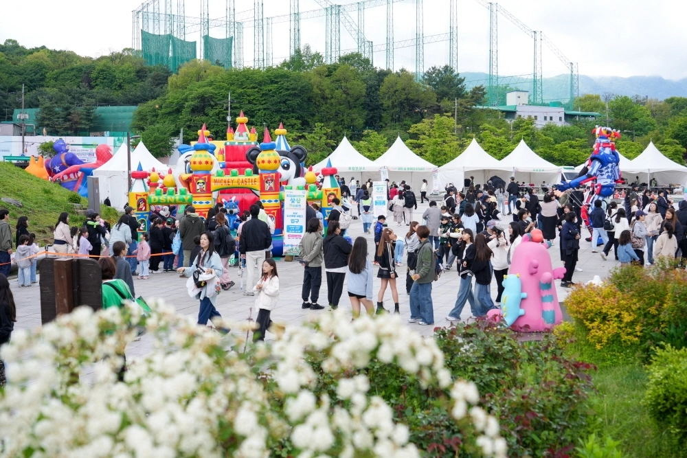 지난해 5월 서울 강북구 북서울꿈의숲에서 ‘제2회 강북구 어린이날 축제’가 진행되고 있다.  강북구 제공