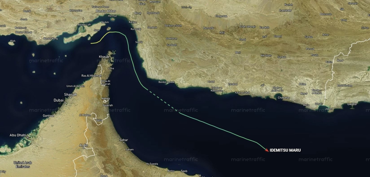 지난 2월말 중동전쟁이 시작된 뒤 일본 유조선으로는 처음으로 호르무즈 해협을 통과한 ‘이데미쓰마루’의 항해 루트. 마린트래픽 홈페이지 캡처