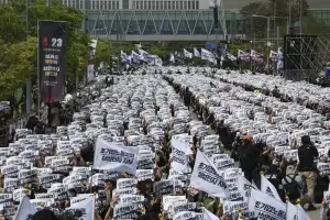 thumbnail - “성과급 40조? 무리한 요구”…국민 10명 중 7명, 삼성전자 노조 파업 ‘부정적’