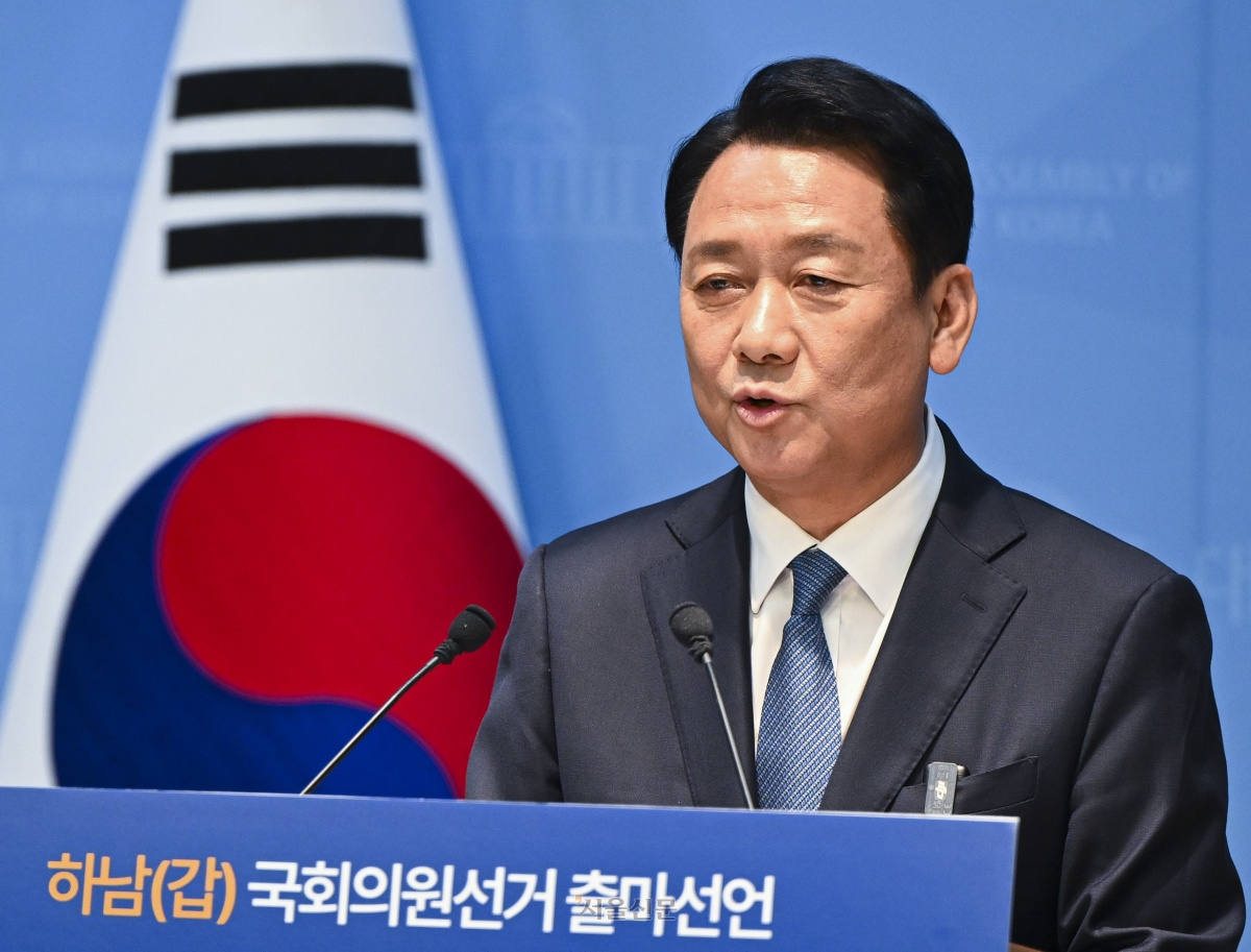 이광재 더불어민주당 경기 하남갑 국회의원 보궐선거 후보가 30일 국회에서 열린 기자회견에서 공식 출마 선언을 하고 있다. 2026.4.30 이지훈 기자