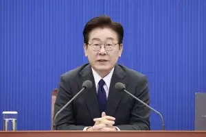 대선 공약 HMM 부산 이전 합의…李 “해운산업 경쟁력 높이길 기대”