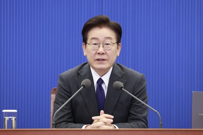 thumbnail - 李대통령 “일부 노동자, 과도·부당한 요구해 지탄받으면 다른 노동자에게도 피해”