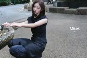 미세키서울, H/S 컬렉션 릴리즈… 아이브 레이가 전하는 일본 거리의 설렘