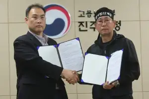화물연대-BGF 극적 합의…‘특고 교섭’ 이정표된다