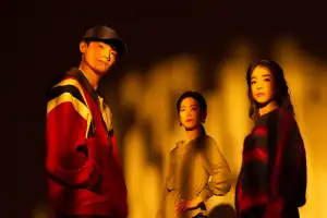 상처 입은 두 영혼의 로드무비…연극 ‘노란 달’, 13년 만에 다시 무대에