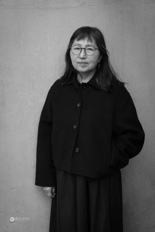 최돈미 시인.  문학사상 제공
