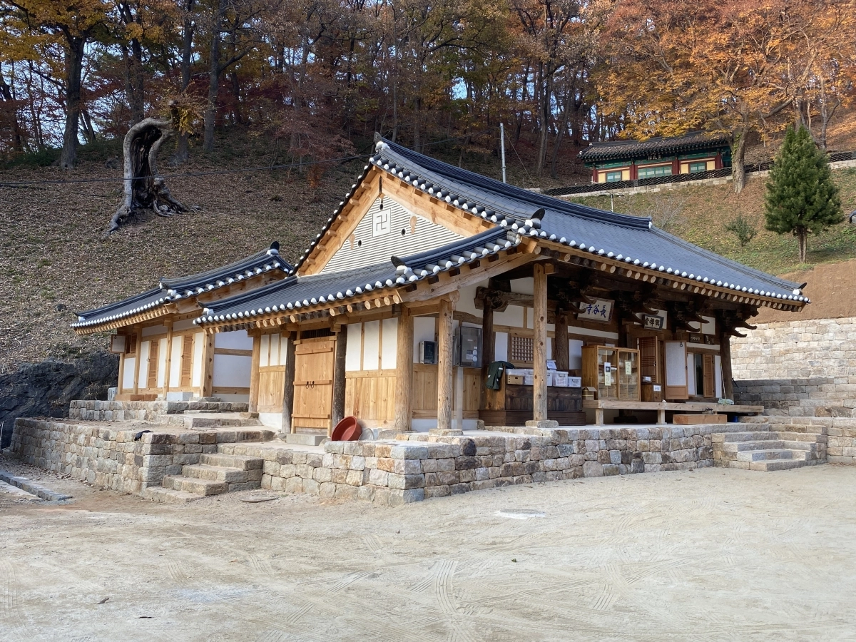 보물 지정이 예고된 청양 장곡사 설선당.  충남도 제공