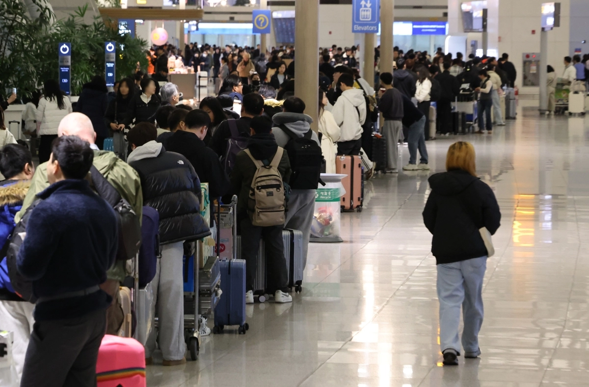 설 명절 앞두고 붐비는 인천공항